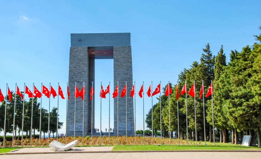 Çanakkale Şehitleri Anıtı (Abidesi) ve Harp Müzesi
